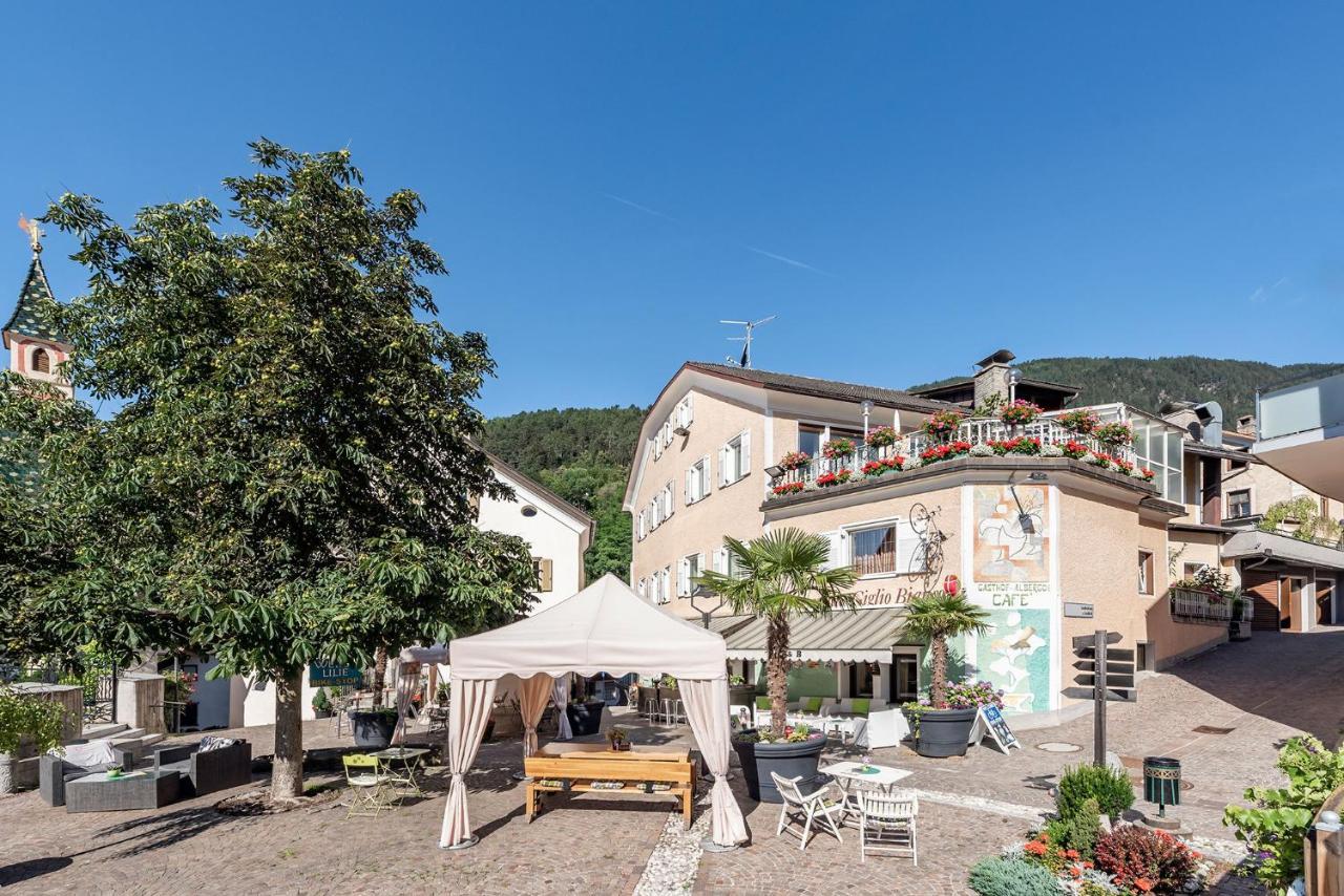 Hotel Weisse Lilie - B&B Rio di Pusteria Eksteriør billede