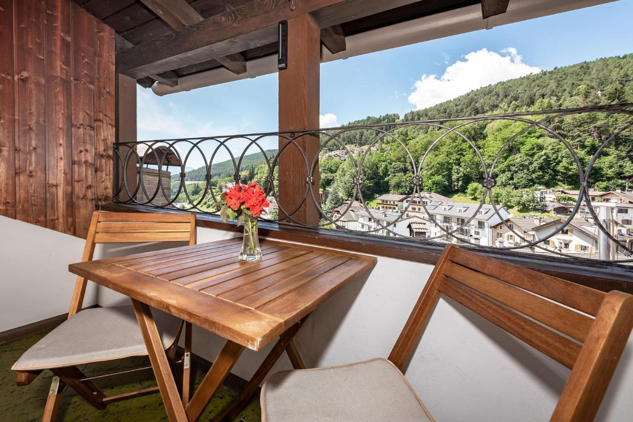 Hotel Weisse Lilie - B&B Rio di Pusteria Eksteriør billede