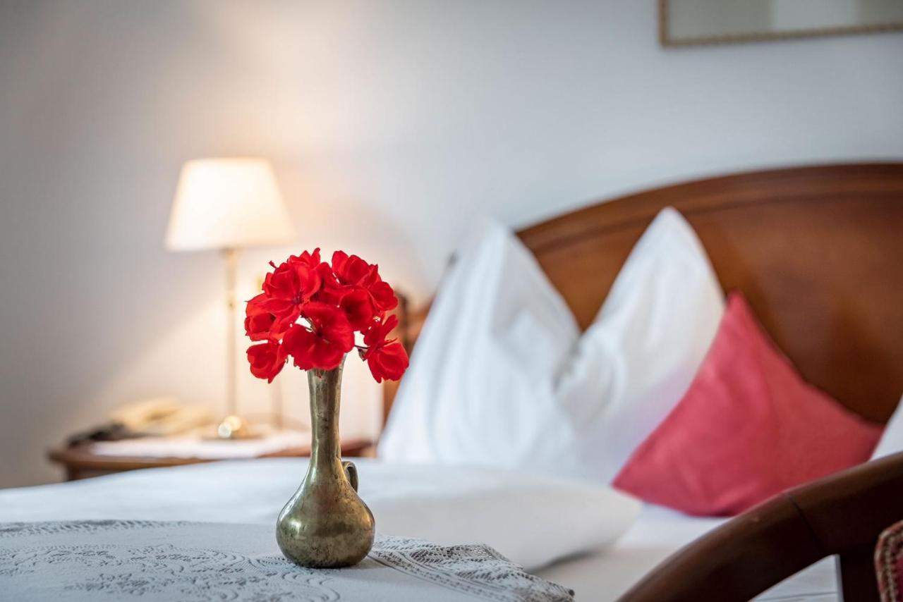 Hotel Weisse Lilie - B&B Rio di Pusteria Eksteriør billede
