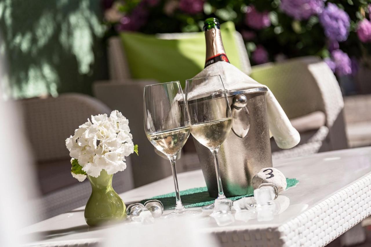 Hotel Weisse Lilie - B&B Rio di Pusteria Eksteriør billede