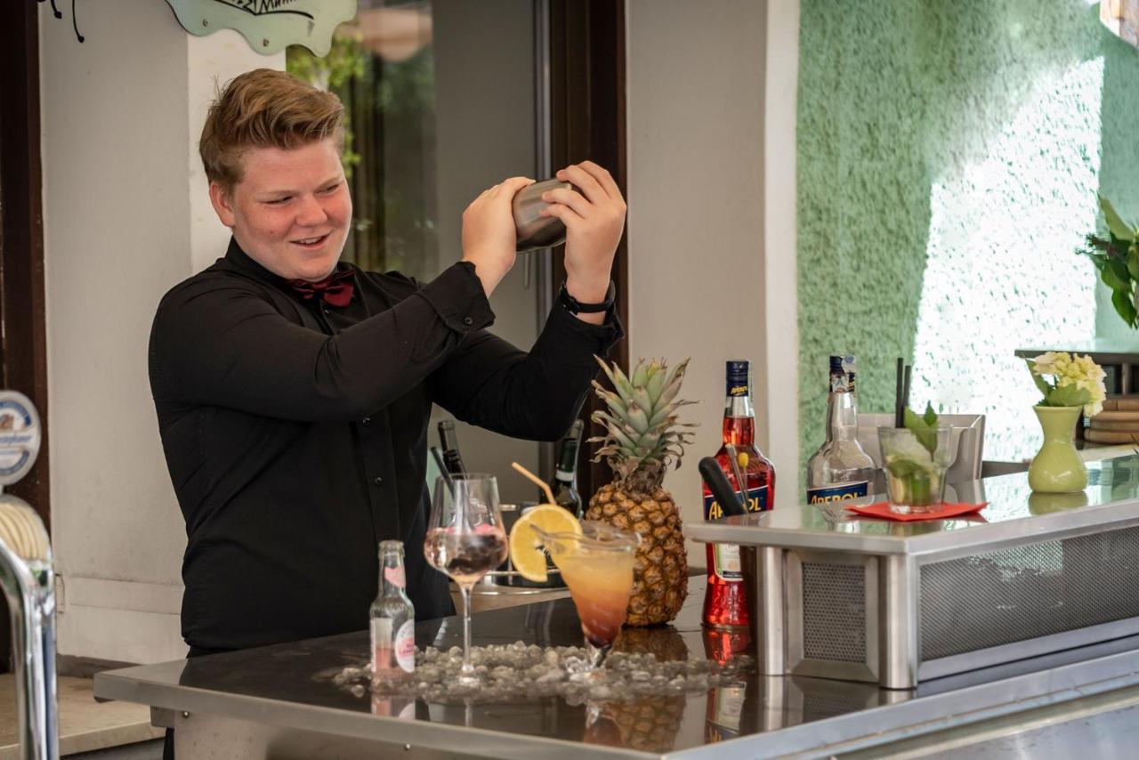 Hotel Weisse Lilie - B&B Rio di Pusteria Eksteriør billede