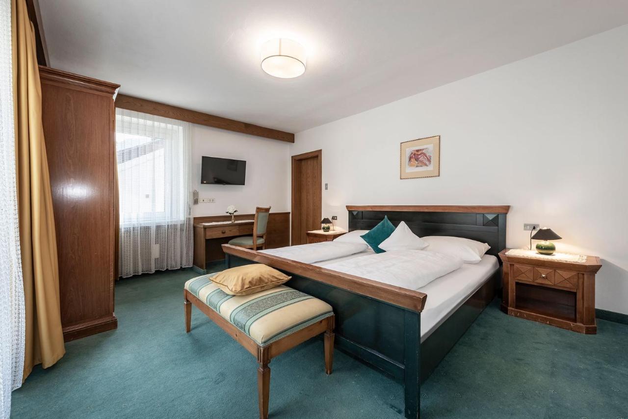 Hotel Weisse Lilie - B&B Rio di Pusteria Eksteriør billede