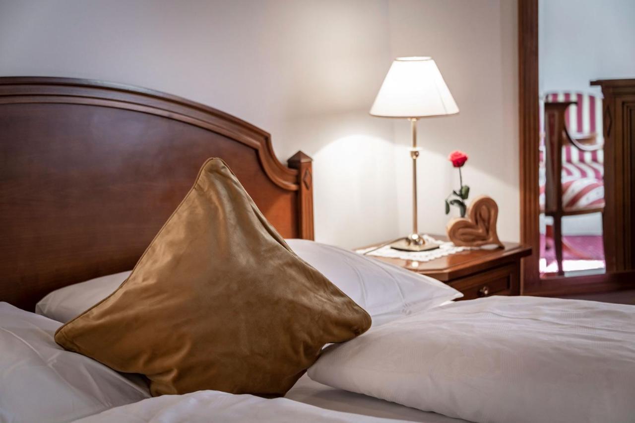 Hotel Weisse Lilie - B&B Rio di Pusteria Eksteriør billede